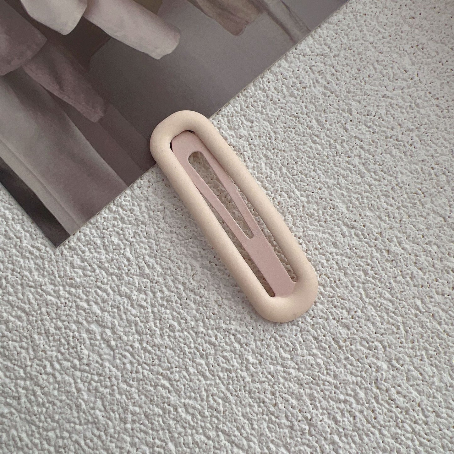 Solid color matte hairpin
