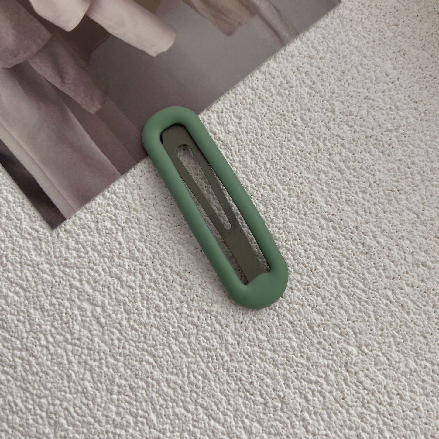 Solid color matte hairpin
